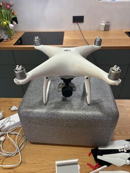 Dji Phantom 4 + Lowepro dronguard 450 - 2