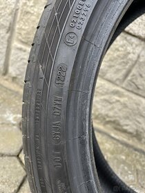 Predám 1ks Pneu 225/40 R19 Y XL - 2