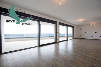 Luxusný apartmán v prvej rade od mora s výhľadom na more v C - 2