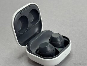 Samsung Galaxy Buds FE, grafitové - 2