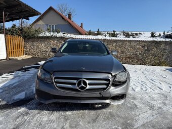 Mercedes-Benz E220D 4Matic - 2