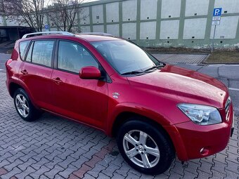 Toyota RAV4 2,2D III generacie - 2