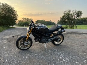 Ducati Monster 1100S - 2