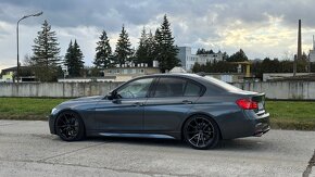 BMW F30 335i xDrive M Performance Manuál - 2