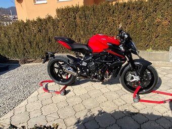 MV Agusta Brutale Rosso 800 - 2