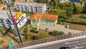 Ponúkame na predaj prevádzkovú budovu na pozemku 2418m2 - 2