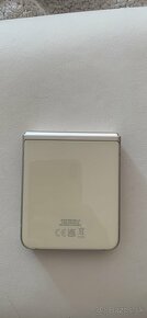 Samsung Galaxy Z Flip3 5G - 2