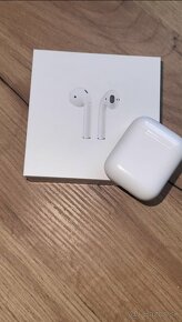 Apple AirPods (2. generácie) - 2