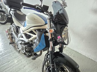 Suzuki Gladius 650 - 2