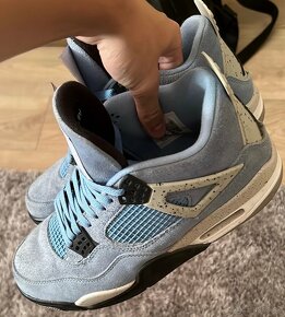 Jordan 4 UNC - 2