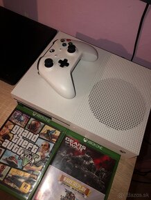 Xbox One S 500GB - 2