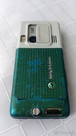 Sony Ericsson C702 - 2