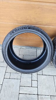 MICHELIN Pilot Sport 4S

 - 2