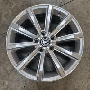 Originál Volkswagen PASSAT disky 5x112 R17 ET40 - 2