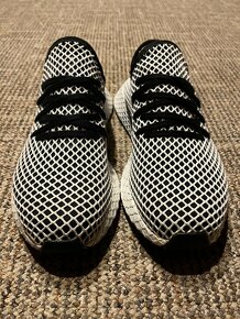 Tenisky Adidas Deerupt, velikost 42 2/3 bieločierne - 2