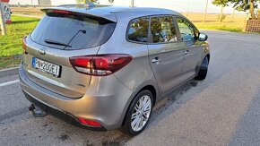 KIA Carens 1.7 CRDi NAVI 7 Miest - 2