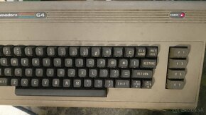 Predám počítač Commodore 64 s Disketovou mechanikou ... - 2