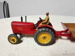 Dinky toys traktor Massey Harris - 2