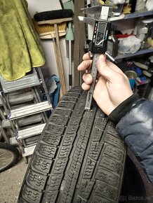 Predám zimné pneumatiky Nokian 215/55R17 98V XL - 2