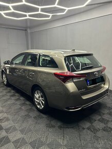 Toyota Auris Sporting Touring - 2