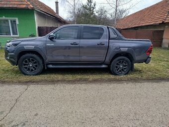 Toyota HILUX 2.8D 4D pick Up Double Cab - 2