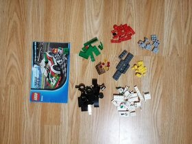 Lego pretekárske auto 60053 - 2