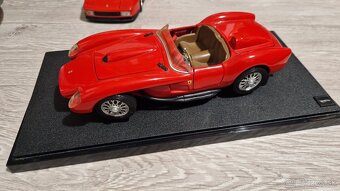 Ferrari 1:18 - 2