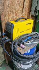 TIG zvaraci inventor IWELD AC/DC 220 - 2