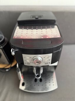 Delonghi kávovar - 2