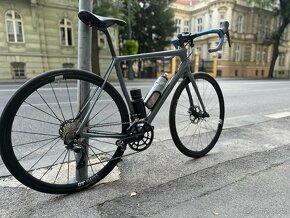 Cannondale Synapse Carbon Disc Ultegra SE, model 2018, tmavo - 2