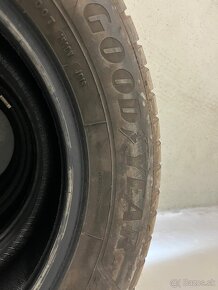 predám zimné pneu goodyear ultragrip performance+ 245/55R17 - 2