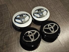 Stredové krytky Toyota 62mm - 2