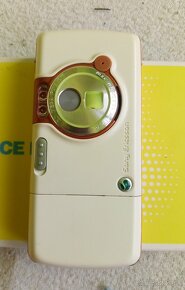 SONY ERICSSON W800i - NOVÝ KOMPLETNÝ KRYT - 2