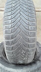 Predám 2-Zimné pneumatiky Michelin Alpin 215/60 R16 - 2