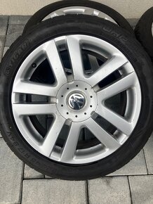 Volkswagen 17” originálne kolesá + 225/45 R17 - 2