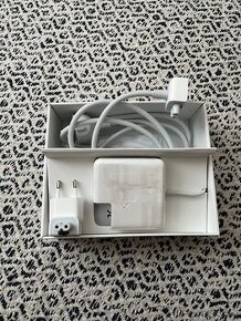 Predám nepoužitú nabíjačku Apple Magsafe 1 60w v originál kr - 2