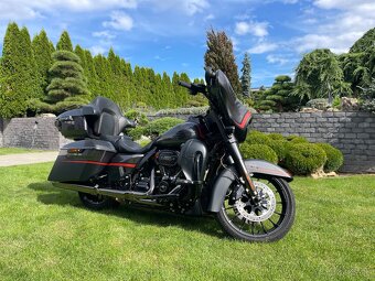 Harley-Davidson Street Glide CVO FLHXSE - 2