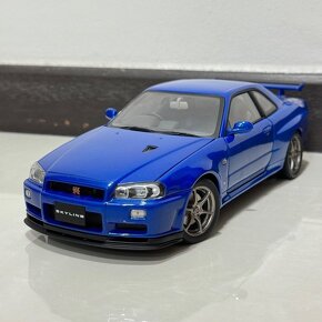 1:18 AutoArt Nissan Skyline GT-R R34 V-Spec II - 2