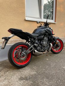 Yamaha MT-07 - 2