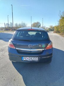 Pekný Opel Astra H 1,6 85 Kw benzín /LPG -plyn bez korozie - 2