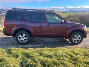 Nissan Pathfinder 2,5 - 2