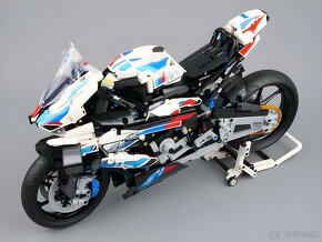 Stavebnica Technic 42130 BMW M 1000 RR - 2