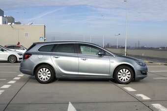 Opel Astra Sport Tourer ST 1.4 Turbo 140k Cosmo - 2