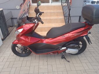 Hondu PCX 125 ako nova..krasna metaliza - 2