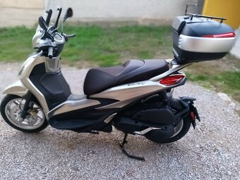 Piaggio Beverly 400 HPE. 150km - 2