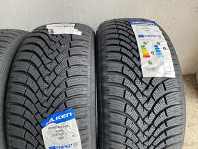 225/45R17 zimne Falken - 2