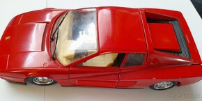 Bburago Ferrari testarossa 1984 1:24 - 2