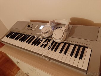 Yamaha keyboard - 2