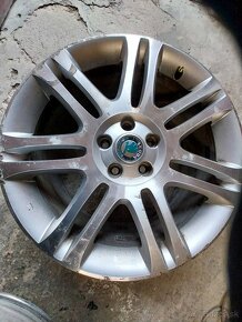 5x112 r18, Škoda Themisto - 2