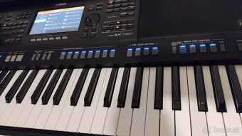 Yamaha Psr sx720 - 2